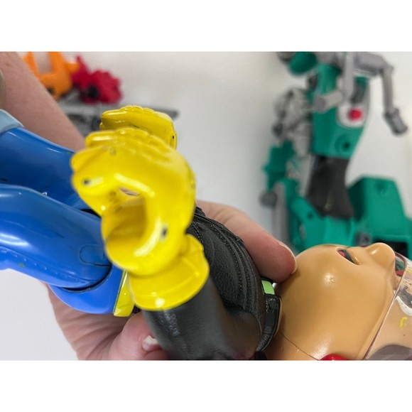 Fisher-Price Disney's Handy Manny's Motorcycle Fix - It Right Set - Picture 10 of 10